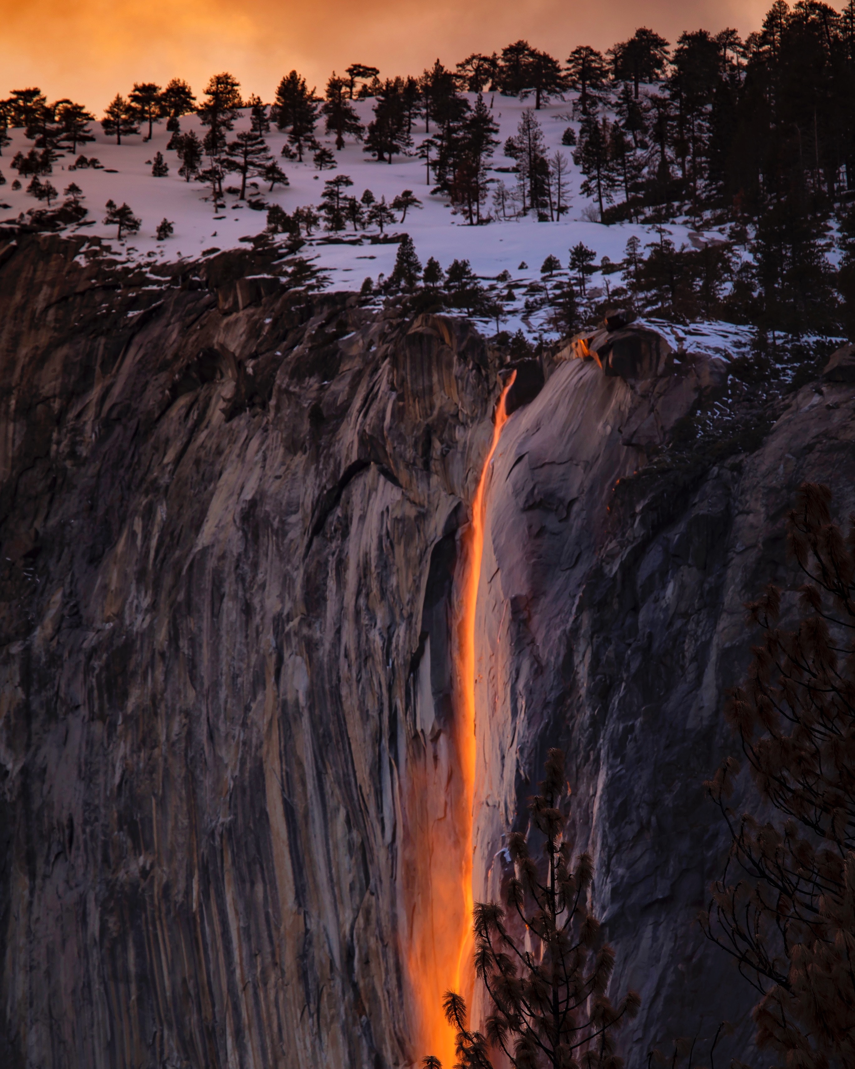 Außergewöhnliche Orte - Der goldene Wasserfall vom Yosemite Nationalpark